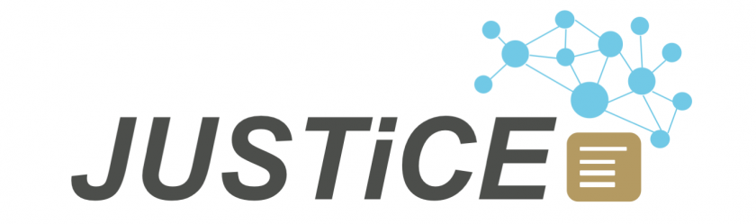 Das Logo zum Projekt Justice besteht aus drei Elementen. Der schwarze Schriftzug Justice bildet mittig platziert den zentralen Teil des Logos und wird in der oberen rechten Ecke durch eine blau dargestellte Verknüpfung von blauen Punkten geschmückt. Daunter bedindet sich ein braunes Icon, welches einen Text andeutet.