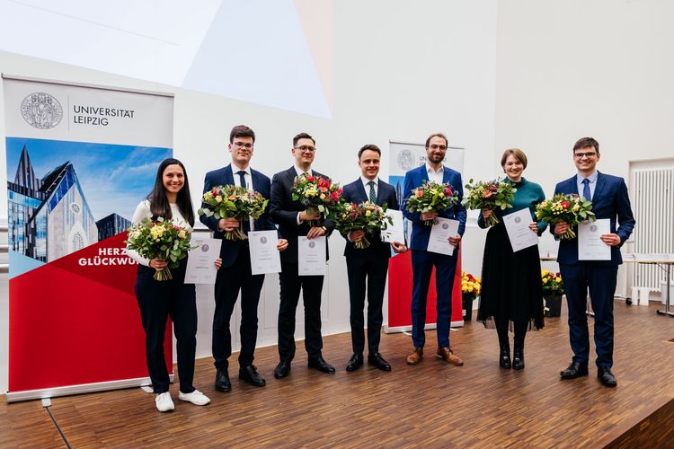 Der Dr. Feldbausch-Preis für exzellente Dissertationen wurde verliehen an Christoph Felix Butz (nicht im Bild), Johanna Hahn, Nico Krause, Benedikt Schoenemann, Benedikt Steiger, Marcus Stößer, Barbara Wiedmer und Maximilian Zäper. Foto: Christian Hüller.