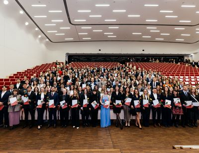 Herzlichen Glückwunsch allen Absolvent:innen und Absolventen! Foto: Christian Hüller.