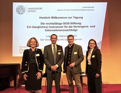 Referenten und Referentinnen der Tagung. Foto: Lehrstuhl Prof. Dr. Gregor Roth: