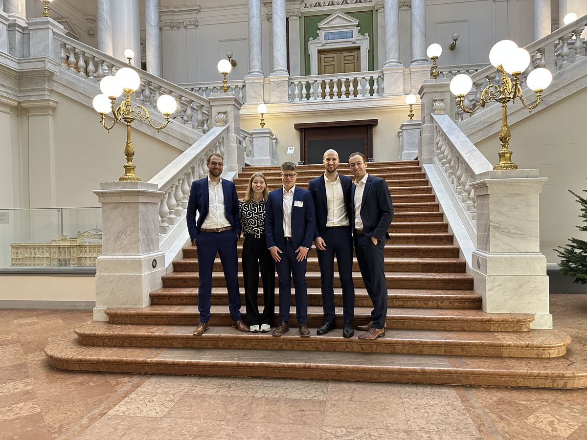 zur Vergrößerungsansicht des Bildes: Foto des Lehrstuhlteams 2024
