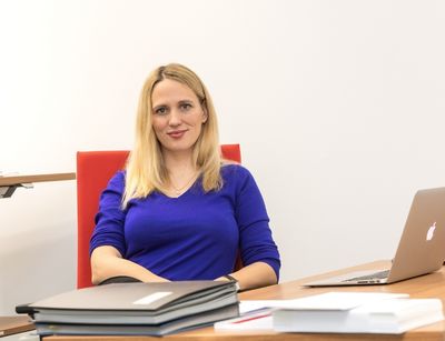 Prof. Dr. Elisa Hoven