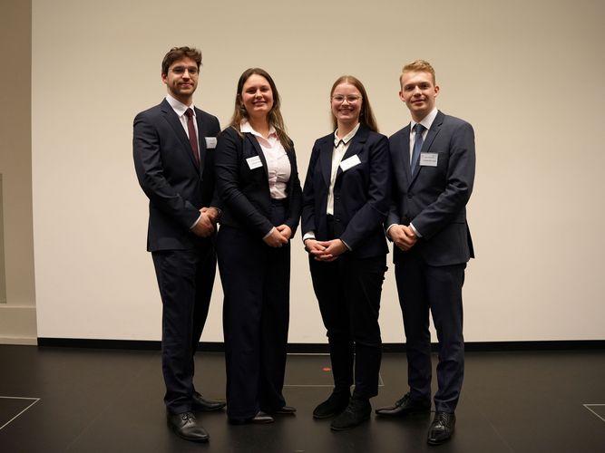 Das Siegerteam des Hans Soldan Moot Courts. Foto: Maria Garz.