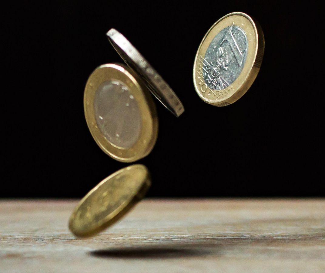 zur Vergrößerungsansicht des Bildes: Ein Euro Münzen