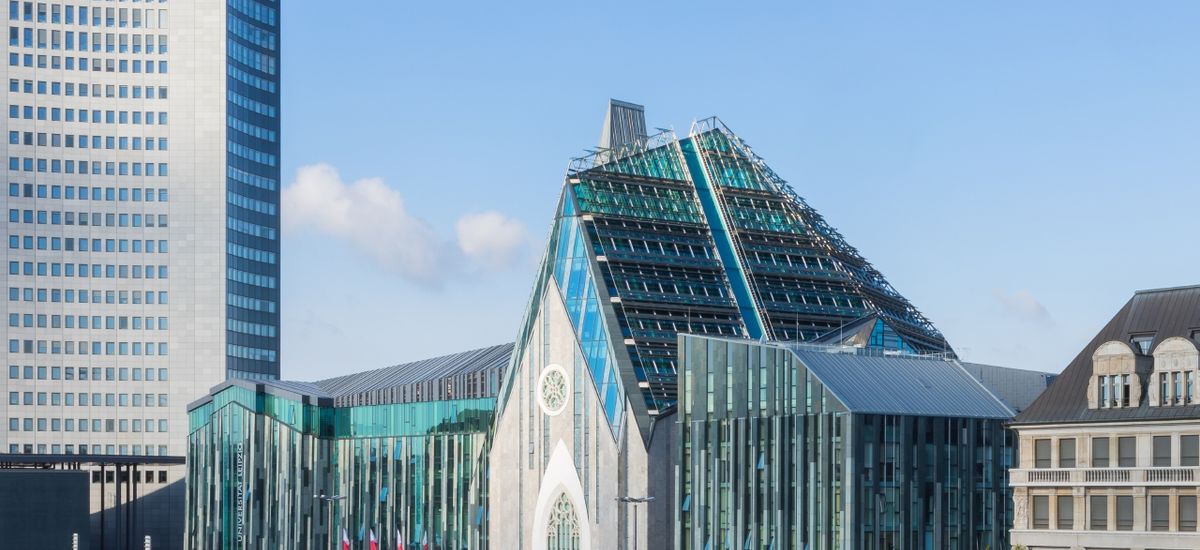 Gebäudeansicht des Campus Augustusplatz mit Blick auf das Neue Augusteum und Paulinum der Universität Leipzig