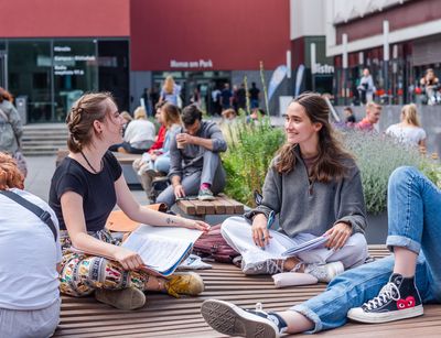 Der Studieninformationstag bietet wieder die Möglichkeit, sich ein Bild von den Studienmöglichkeiten und dem Campusleben zu machen.