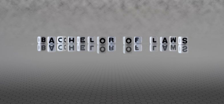Die Einführung eines integrierten Bachelorabschlusses erfolgt im Rahmen des klassischen, auf die erste juristische Staatsprüfung ausgelegten Jurastudiums. Foto: adobe.stock.com