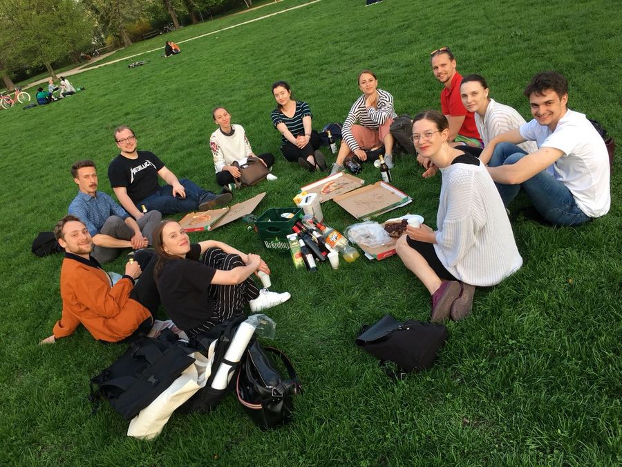 zur Vergrößerungsansicht des Bildes: Abend ohne die Professoren, Foto: Tommy Handke