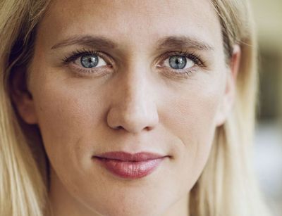 Prof. Dr. Elisa Hoven ist Professorin für deutsches und ausländisches Strafrecht, Strafprozessrecht, Wirtschafts- und Medienstrafrecht.